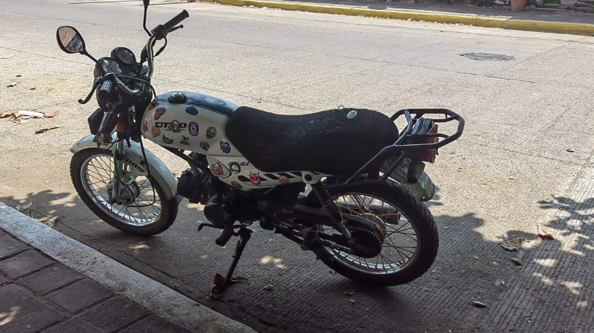 Moto sin placa